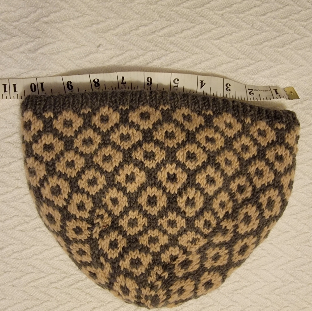 Athena Fleece-Lined Handmade Wool Beanie Hat - Picture 5 of 6